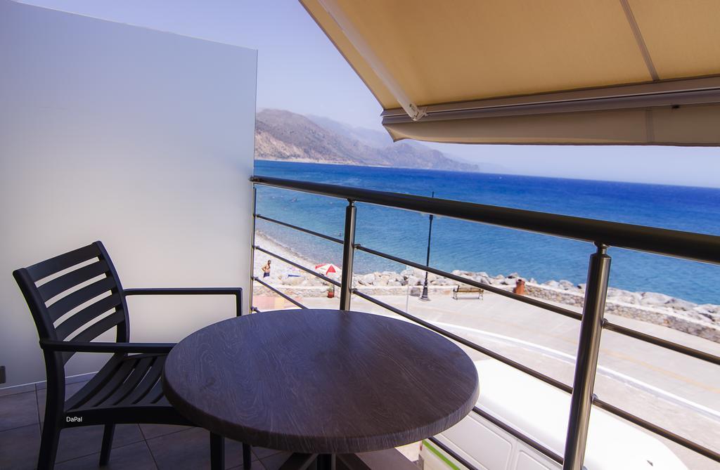 Gonis Suites Palaiochora Exterior foto