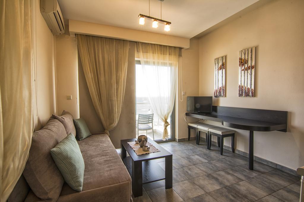 Gonis Suites Palaiochora Exterior foto