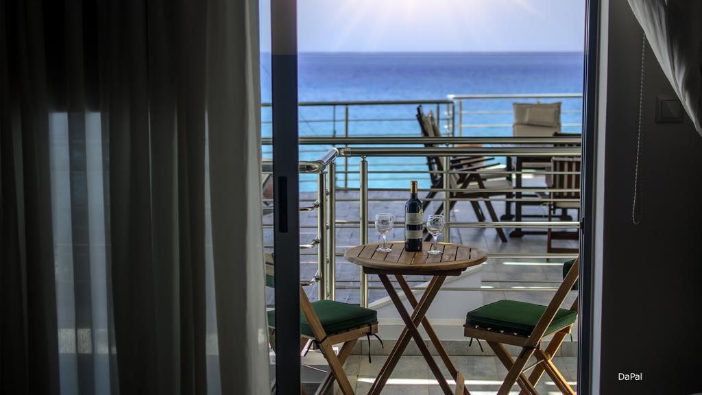 Gonis Suites Palaiochora Exterior foto